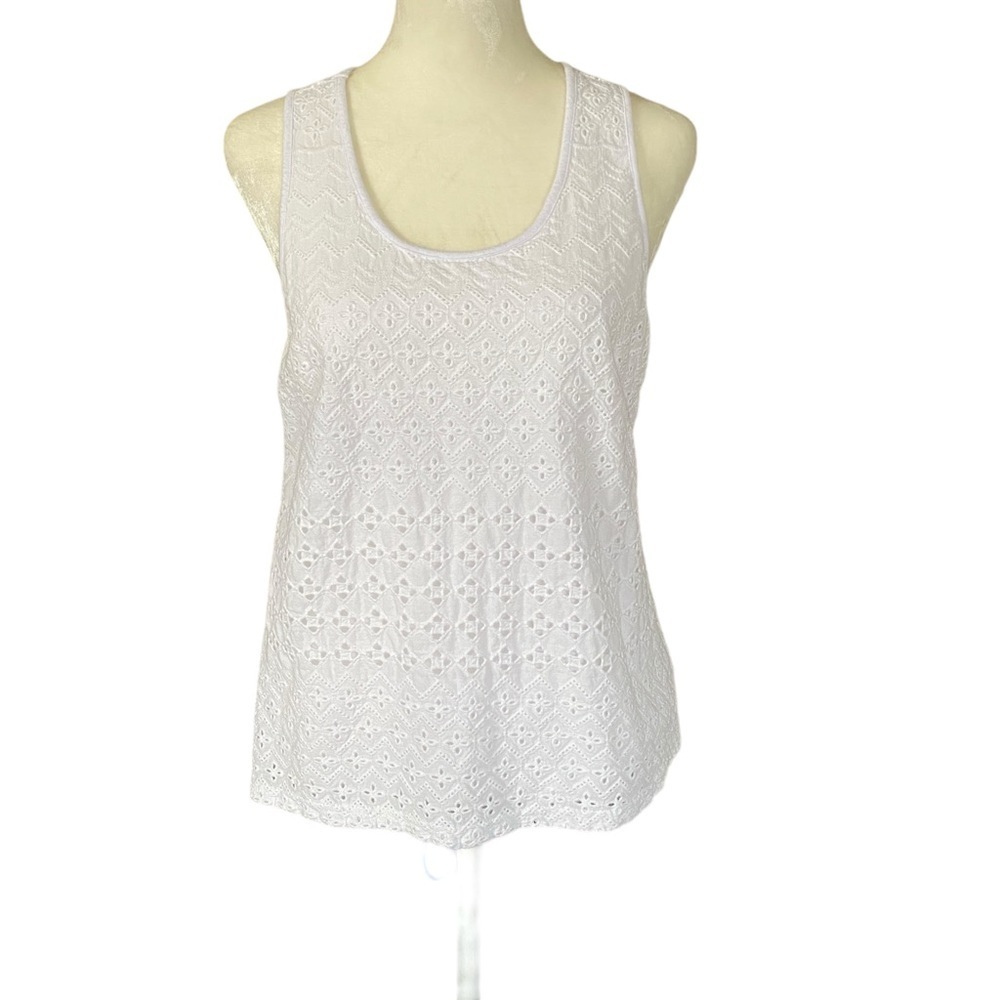 Solitaire Women’s medium white embroidered overlay fully lined tank top